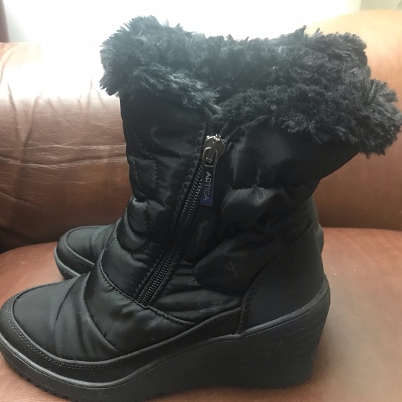 Artica Winter Boots - Picture 2 of 6